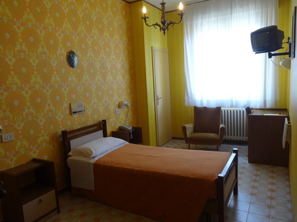Hotel Saturno Chianciano Terme Eksteriør billede